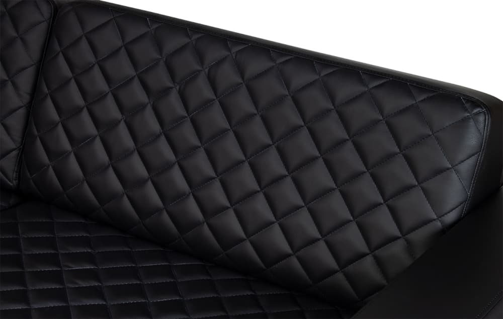 Элегантный дизайн с выразительной стёжкой в ромб — акцент на деталях